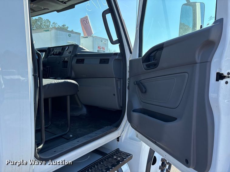 image for item EC3922 2023 International MV607 truck cab and chassis