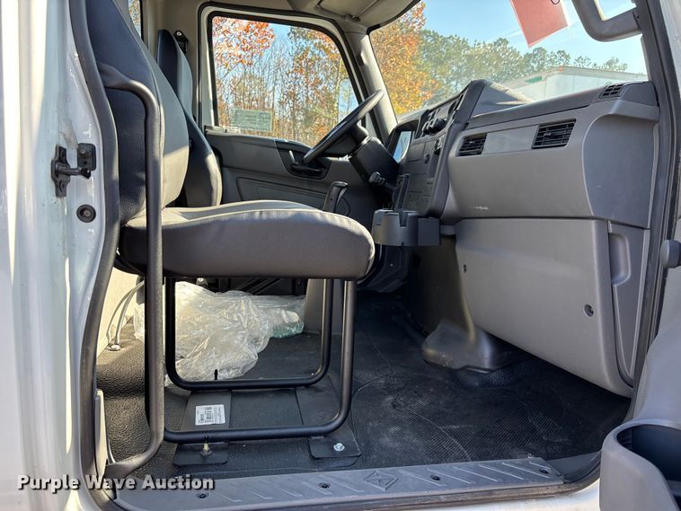 image for item EC3922 2023 International MV607 truck cab and chassis