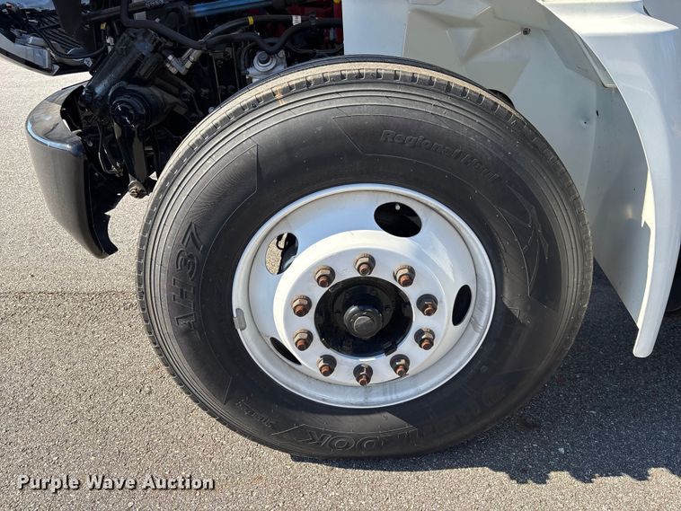 image for item EC3922 2023 International MV607 truck cab and chassis