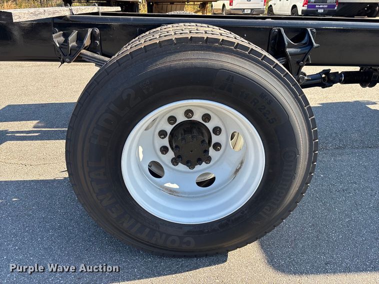 image for item EC3922 2023 International MV607 truck cab and chassis