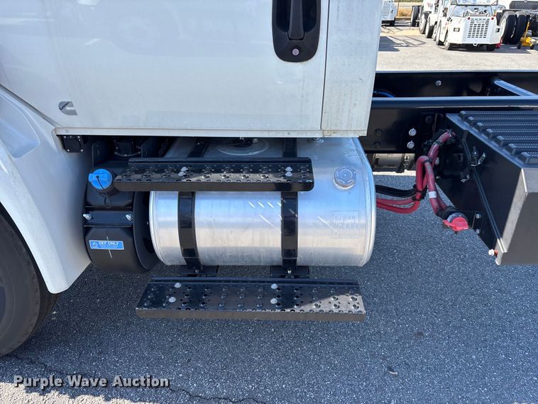 image for item EC3923 2024 International MV607 truck cab and chassis