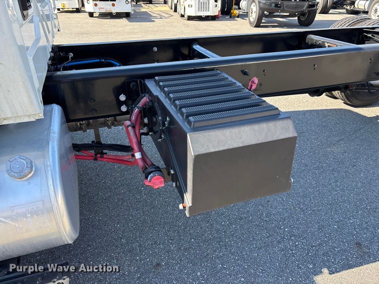 image for item EC3923 2024 International MV607 truck cab and chassis