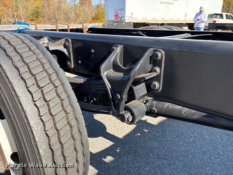 image for item EC3923 2024 International MV607 truck cab and chassis