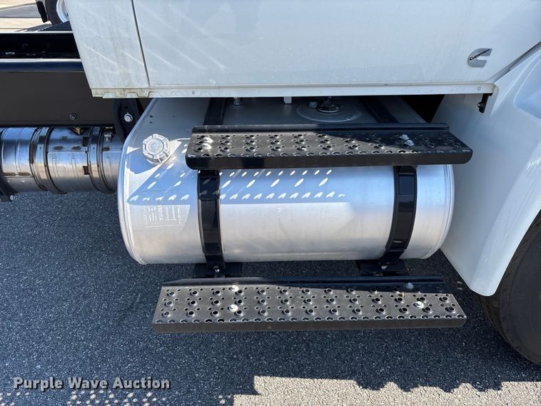 image for item EC3923 2024 International MV607 truck cab and chassis