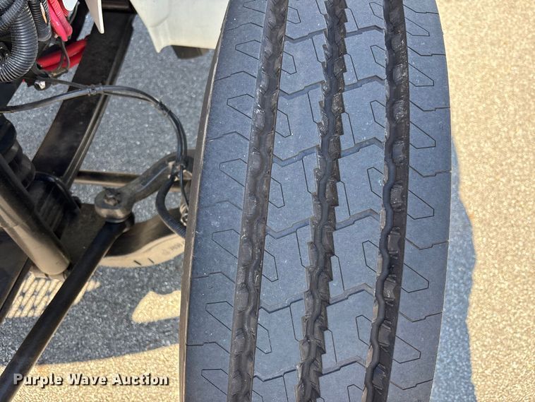 image for item EC3923 2024 International MV607 truck cab and chassis