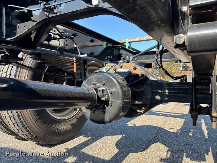 image for item EC3924 2024 International MV607 truck cab and chassis