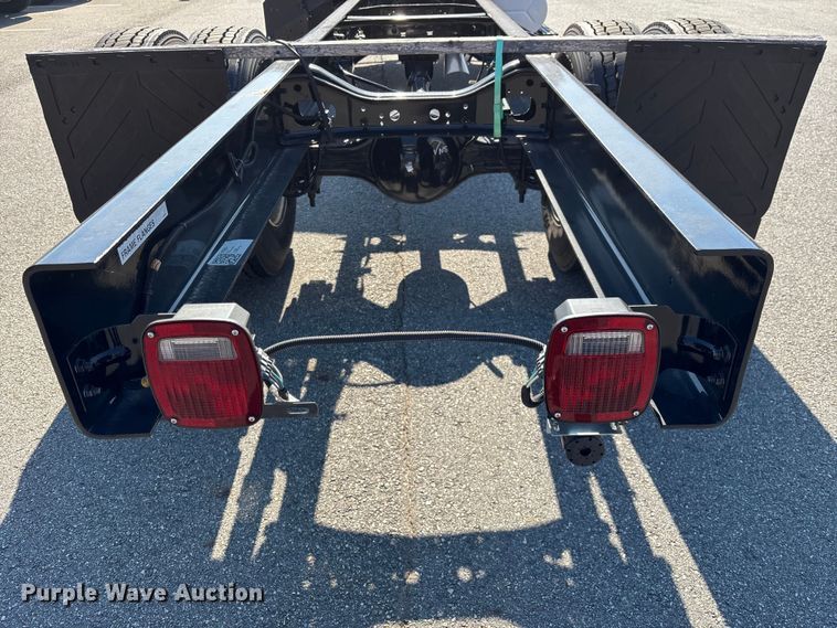 image for item EC3924 2024 International MV607 truck cab and chassis