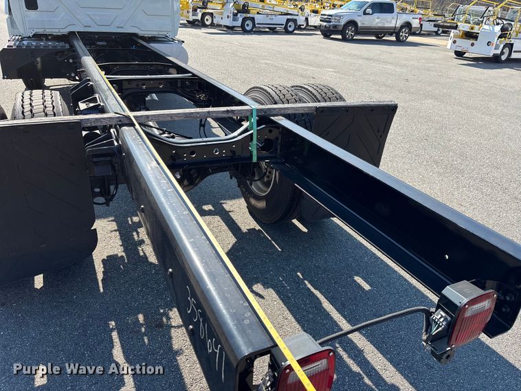 image for item EC3924 2024 International MV607 truck cab and chassis