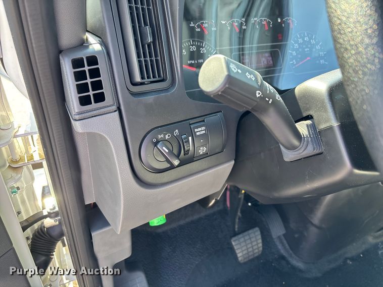 image for item EC3924 2024 International MV607 truck cab and chassis