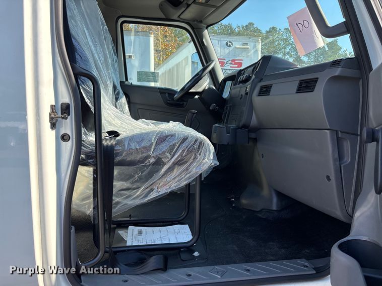 image for item EC3924 2024 International MV607 truck cab and chassis