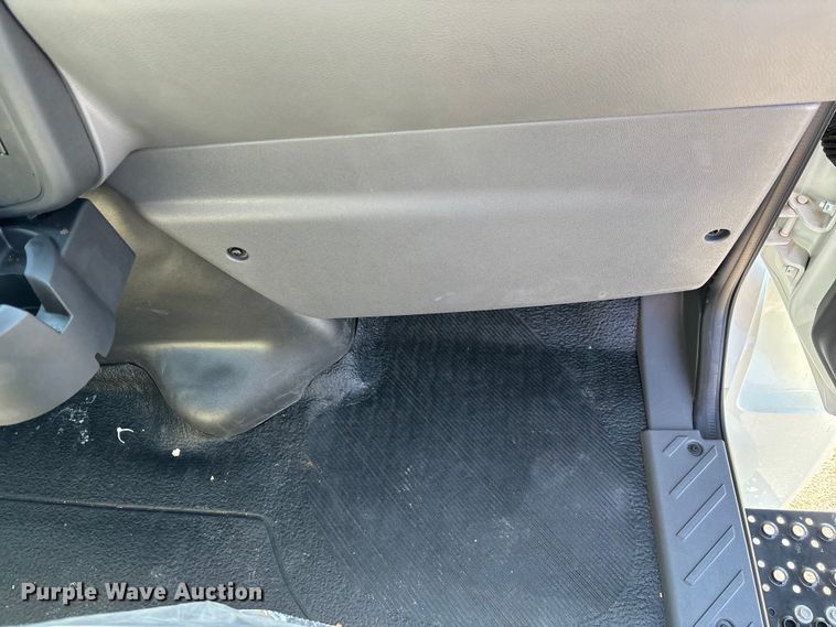 image for item EC3924 2024 International MV607 truck cab and chassis