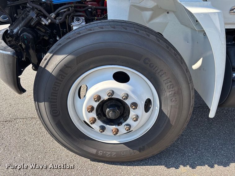 image for item EC3924 2024 International MV607 truck cab and chassis