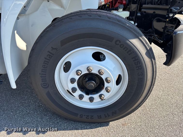 image for item EC3924 2024 International MV607 truck cab and chassis