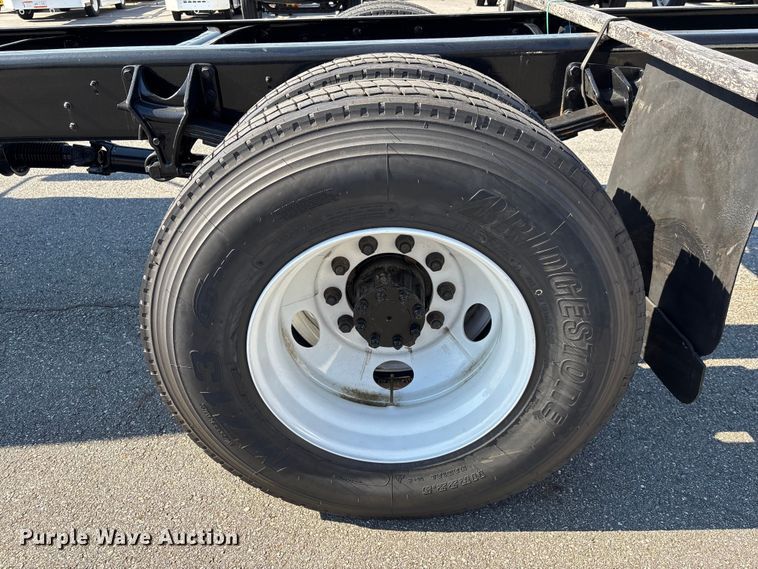 image for item EC3924 2024 International MV607 truck cab and chassis