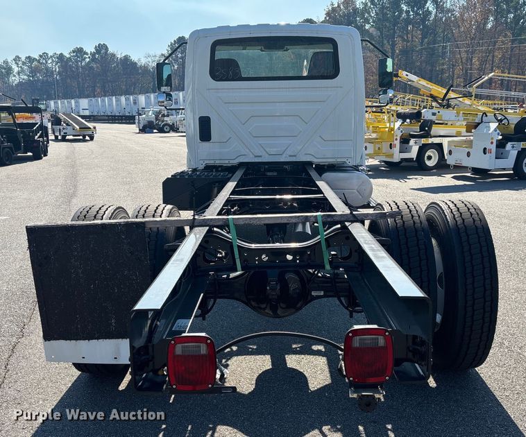 image for item EC3925 2024 International MV607 truck cab and chassis