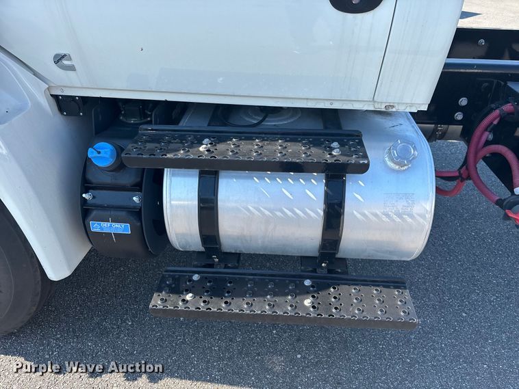 image for item EC3925 2024 International MV607 truck cab and chassis