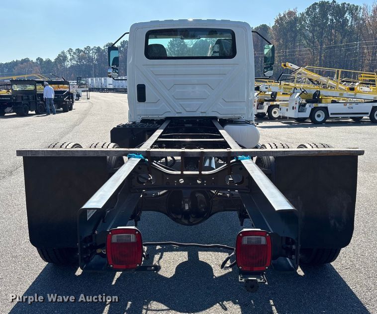 image for item EC3926 2024 International MV607 truck cab and chassis