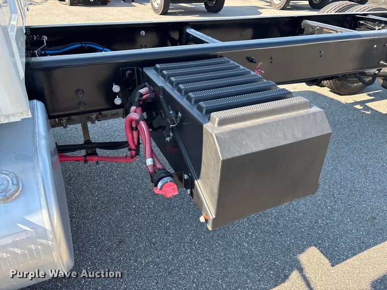 image for item EC3926 2024 International MV607 truck cab and chassis