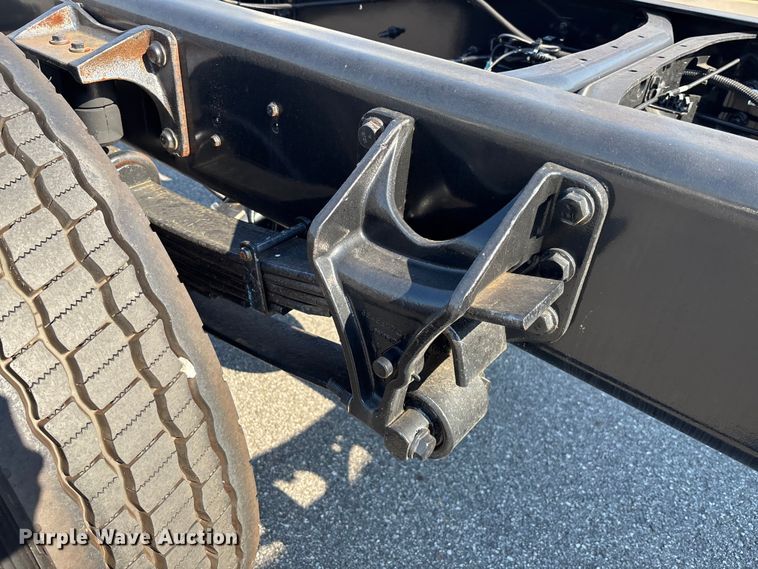 image for item EC3926 2024 International MV607 truck cab and chassis