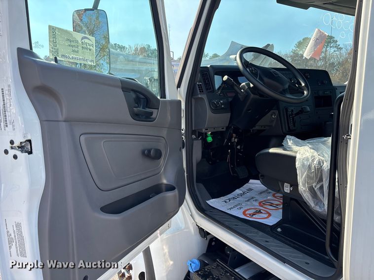 image for item EC3926 2024 International MV607 truck cab and chassis