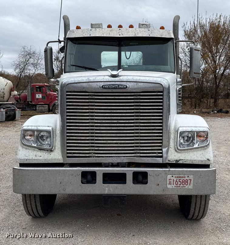 CAMIóN 2013 FREIGHTLINER