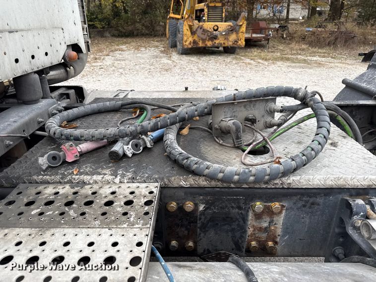 image for item EC4472 2013 Freightliner Coronado semi truck