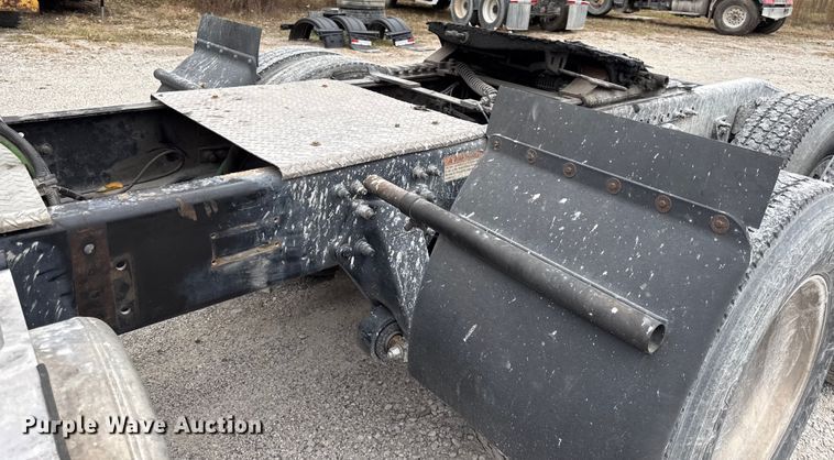 image for item EC4472 2013 Freightliner Coronado semi truck