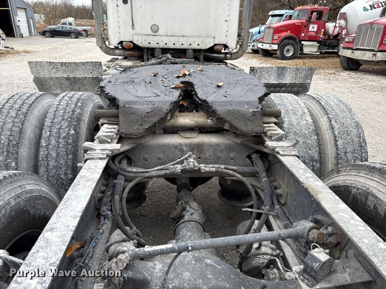 image for item EC4472 2013 Freightliner Coronado semi truck