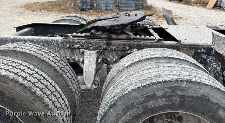 image for item EC4472 2013 Freightliner Coronado semi truck