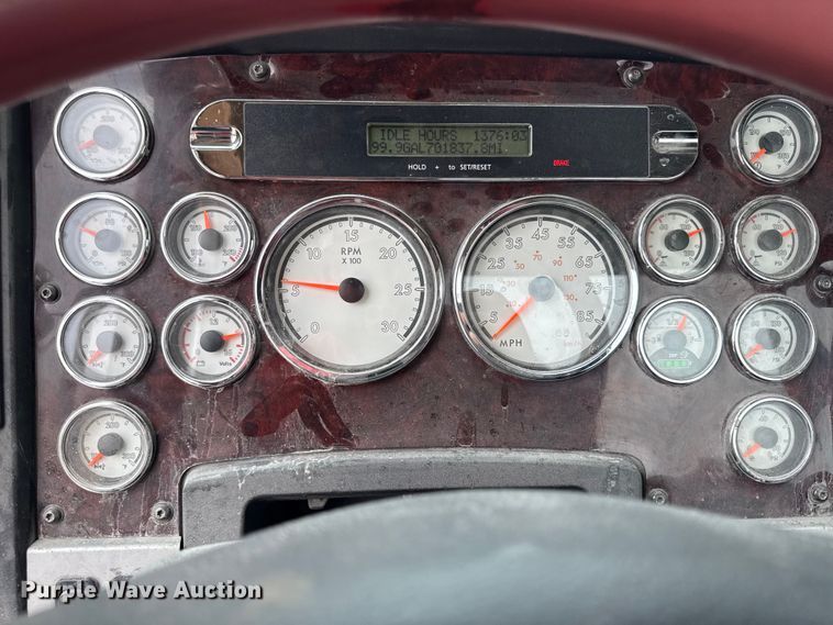 image for item EC4472 2013 Freightliner Coronado semi truck