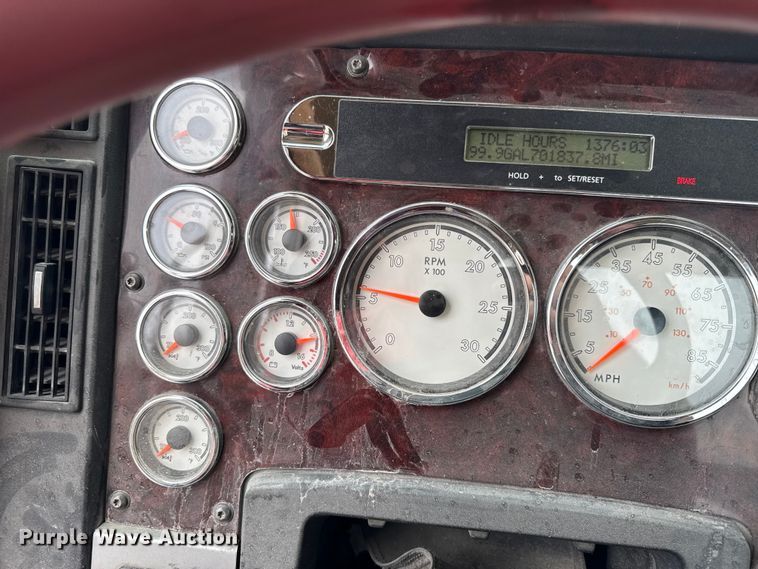 image for item EC4472 2013 Freightliner Coronado semi truck