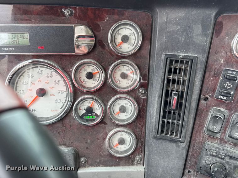 image for item EC4472 2013 Freightliner Coronado semi truck