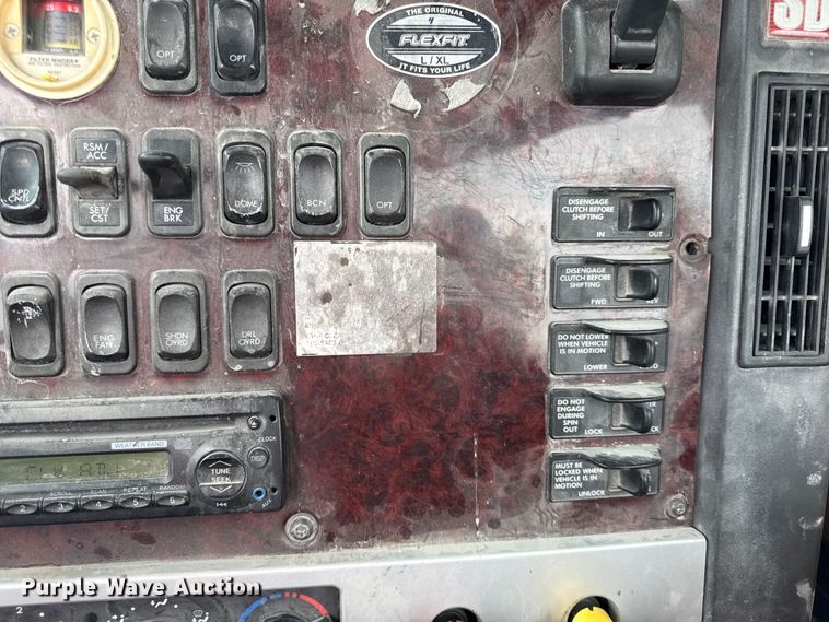 image for item EC4472 2013 Freightliner Coronado semi truck