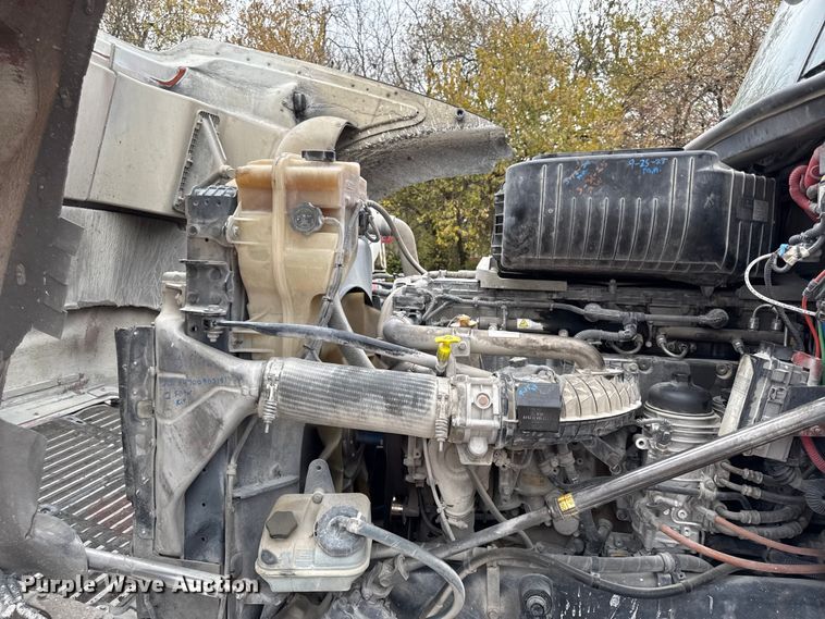 image for item EC4472 2013 Freightliner Coronado semi truck