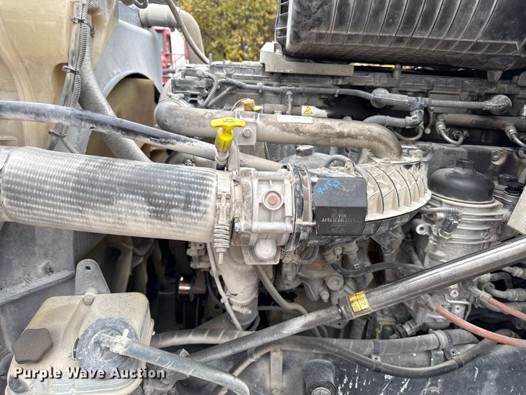 image for item EC4472 2013 Freightliner Coronado semi truck