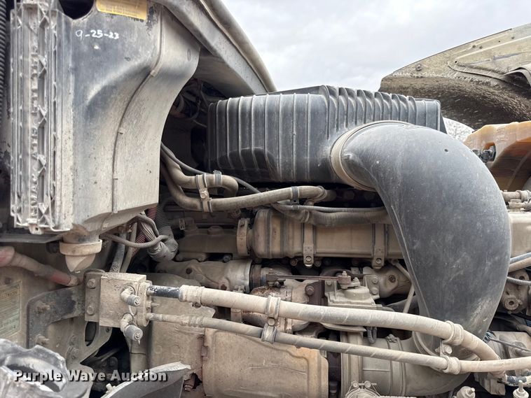 image for item EC4472 2013 Freightliner Coronado semi truck