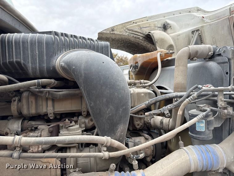 image for item EC4472 2013 Freightliner Coronado semi truck