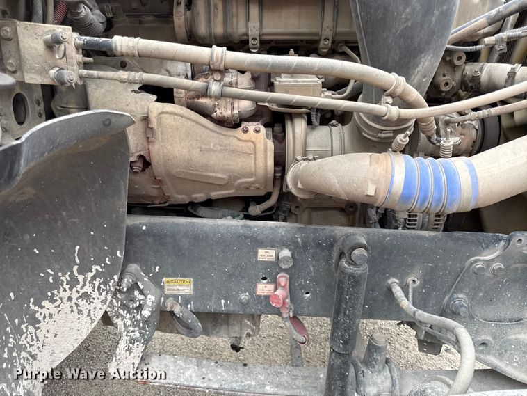 image for item EC4472 2013 Freightliner Coronado semi truck