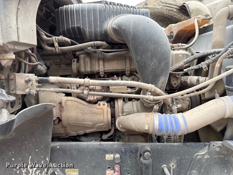 image for item EC4472 2013 Freightliner Coronado semi truck