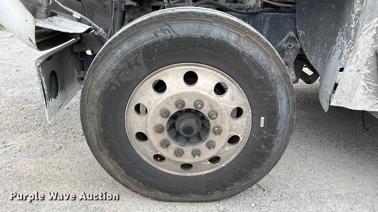 image for item EC4472 2013 Freightliner Coronado semi truck