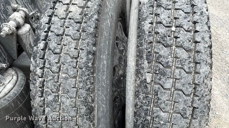 image for item EC4472 2013 Freightliner Coronado semi truck