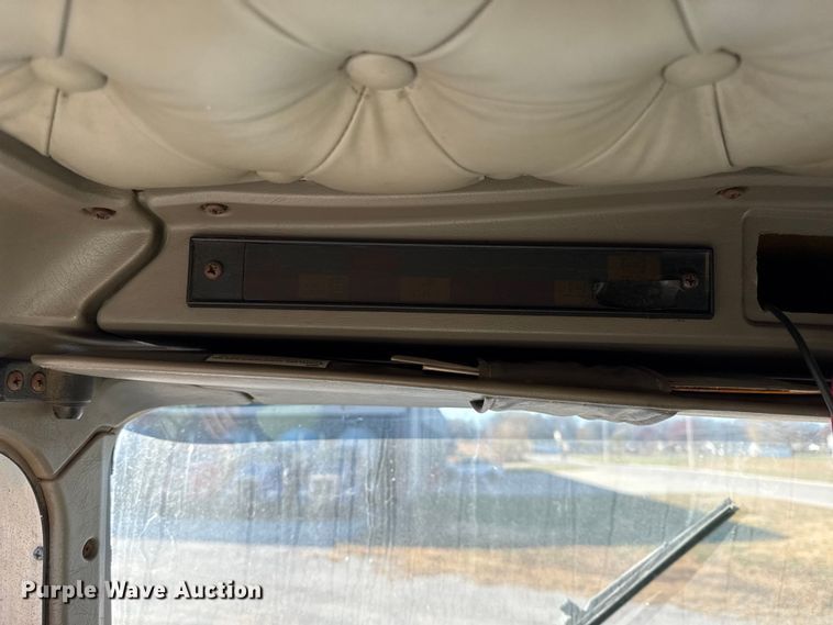 image for item EC4475 2006 Kenworth T800 semi truck