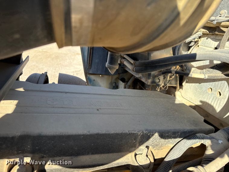 image for item EC4475 2006 Kenworth T800 semi truck