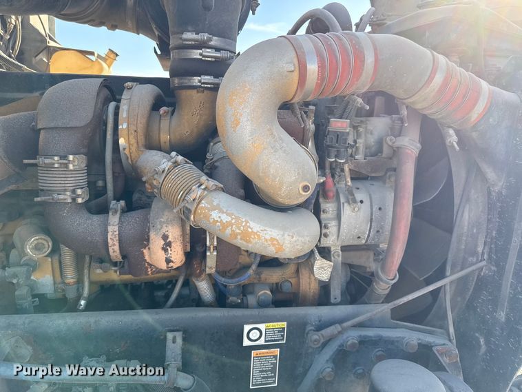 image for item EC4475 2006 Kenworth T800 semi truck