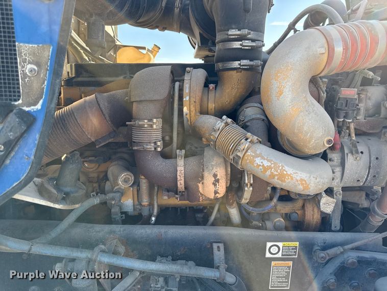 image for item EC4475 2006 Kenworth T800 semi truck