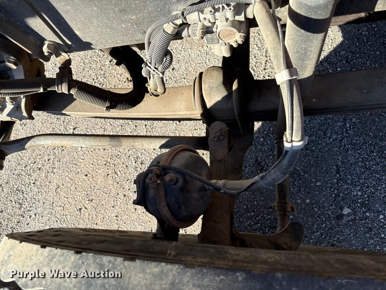 image for item EC4475 2006 Kenworth T800 semi truck