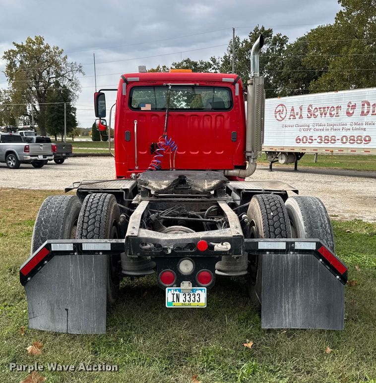 image for item ED1526 2006 Freightliner Business Class M2 semi truck