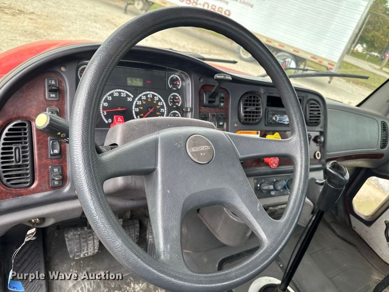 image for item ED1526 2006 Freightliner Business Class M2 semi truck