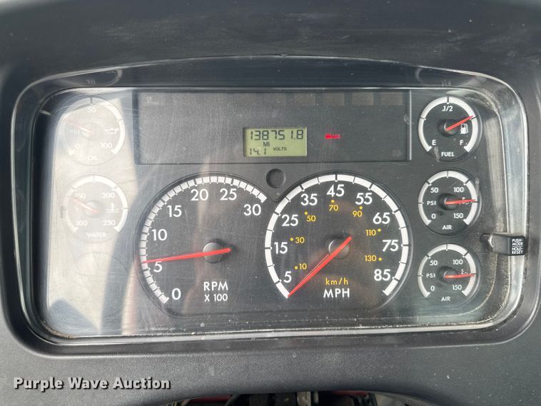 image for item ED1526 2006 Freightliner Business Class M2 semi truck