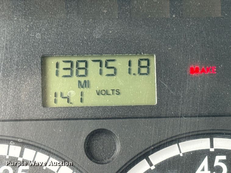 image for item ED1526 2006 Freightliner Business Class M2 semi truck